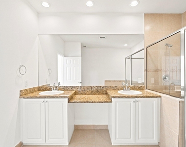 1224 Ne 18th Avenue - Photo Thumbnail 20
