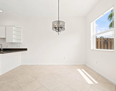1224 Ne 18th Avenue - Photo Thumbnail 7
