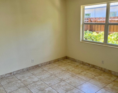 231 Ne 24th Avenue - Photo Thumbnail 12