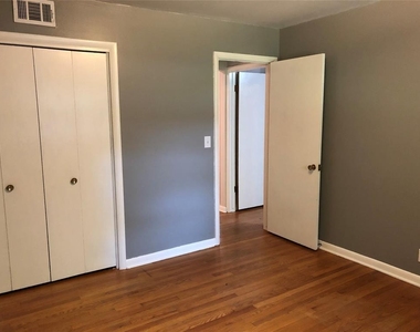1308 Sycamore Street - Photo Thumbnail 30