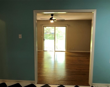 1308 Sycamore Street - Photo Thumbnail 20