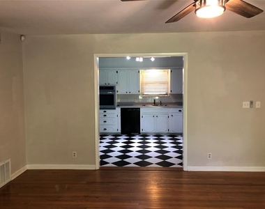 1308 Sycamore Street - Photo Thumbnail 25