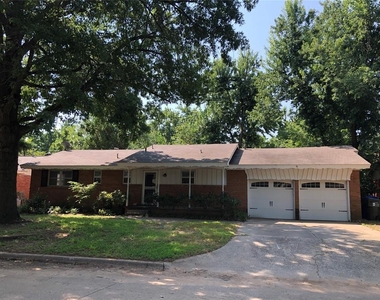 1308 Sycamore Street - Photo Thumbnail 1