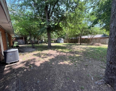 1308 Sycamore Street - Photo Thumbnail 13