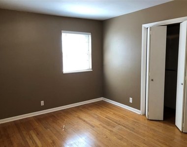 1308 Sycamore Street - Photo Thumbnail 35