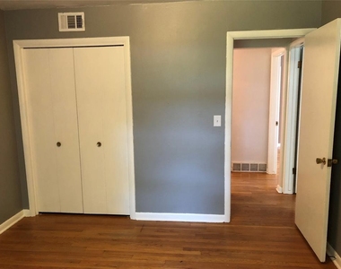 1308 Sycamore Street - Photo Thumbnail 29