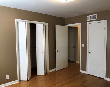 1308 Sycamore Street - Photo Thumbnail 7