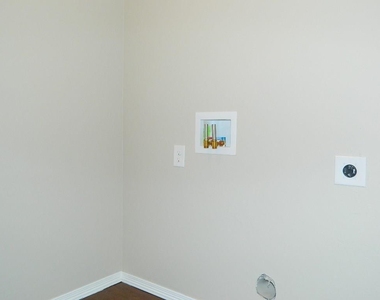 206 Saint Charles Way - Photo Thumbnail 14