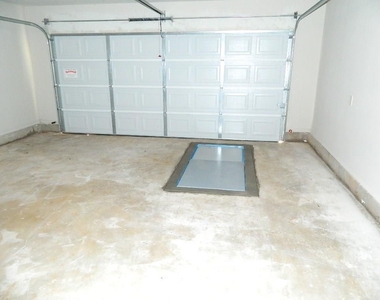 206 Saint Charles Way - Photo Thumbnail 15