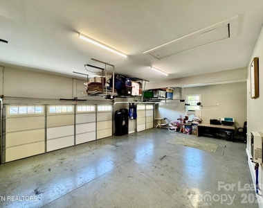 170 Elora Way - Photo Thumbnail 8