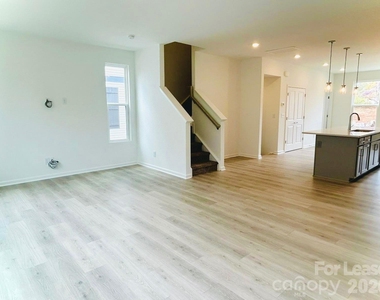 1516 Blanche Street - Photo Thumbnail 3