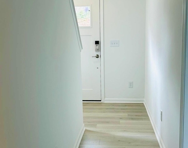 1516 Blanche Street - Photo Thumbnail 6