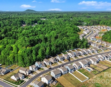 3024 Pinehills Way - Photo Thumbnail 28