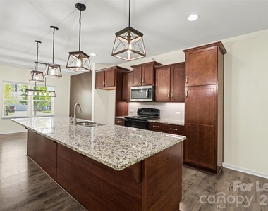 3024 Pinehills Way - Photo Thumbnail 10