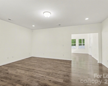 3024 Pinehills Way - Photo Thumbnail 5