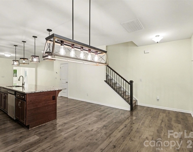 3024 Pinehills Way - Photo Thumbnail 7