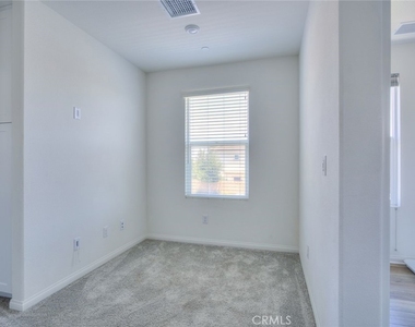 202 Bonita - Photo Thumbnail 16