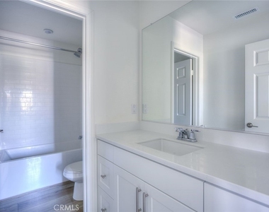 202 Bonita - Photo Thumbnail 33