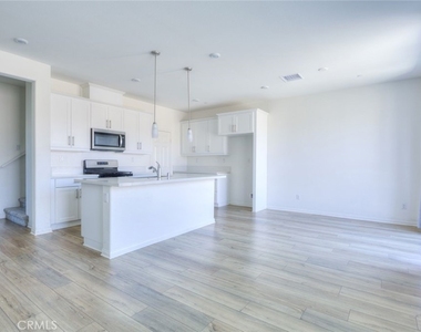 202 Bonita - Photo Thumbnail 7