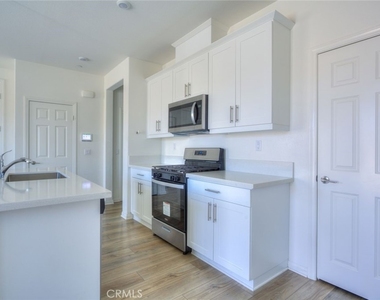 202 Bonita - Photo Thumbnail 12