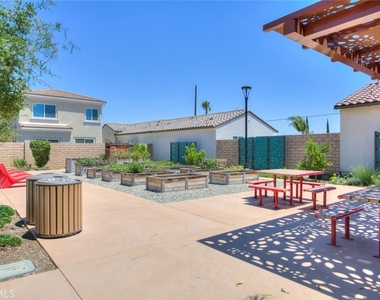 202 Bonita - Photo Thumbnail 41