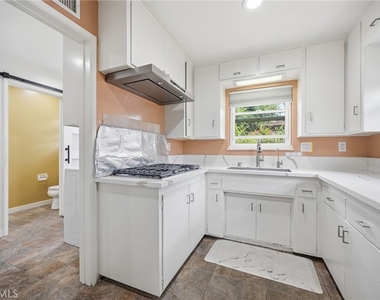 5554 Pal Mal Ave - Photo Thumbnail 7