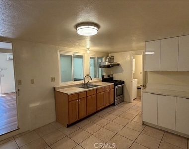 8169 Blewett - Photo Thumbnail 4