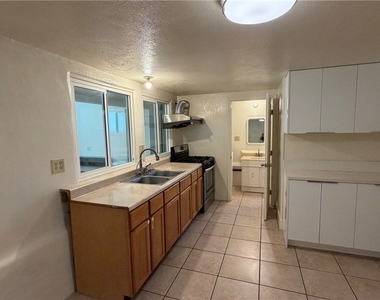 8169 Blewett - Photo Thumbnail 6