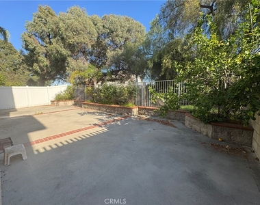2121 Sun Ridge - Photo Thumbnail 14