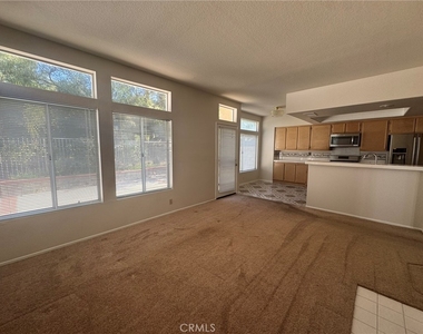2121 Sun Ridge - Photo Thumbnail 5