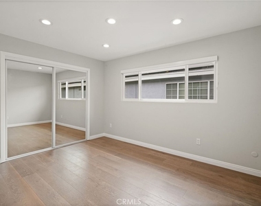 6215 Hesperia Avenue - Photo Thumbnail 16