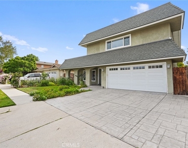 6215 Hesperia Avenue - Photo Thumbnail 1