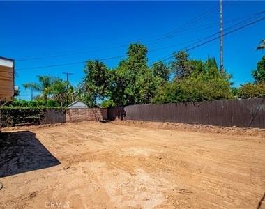 8832 Odessa Ave - Photo Thumbnail 24