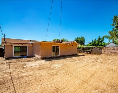 8832 Odessa Ave - Photo Thumbnail 23