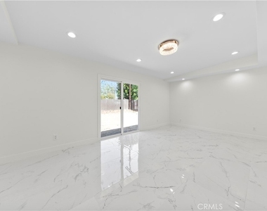 8832 Odessa Ave - Photo Thumbnail 7