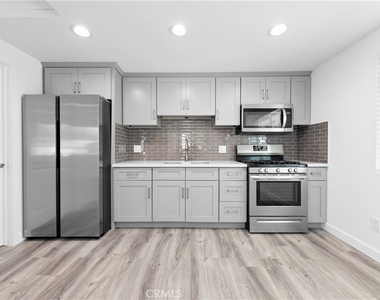 8847 Debra Ave - Photo Thumbnail 7
