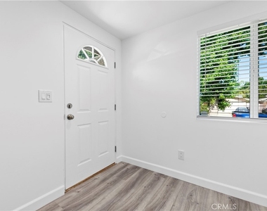 8847 Debra Ave - Photo Thumbnail 3