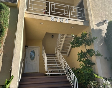 8704 Gregory Way - Photo Thumbnail 19