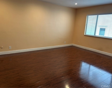 8704 Gregory Way - Photo Thumbnail 12