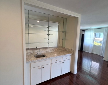 8704 Gregory Way - Photo Thumbnail 17