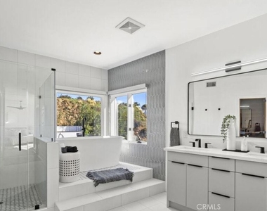 6422 Weidlake - Photo Thumbnail 23