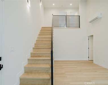 8909 Wakefield Avenue - Photo Thumbnail 1