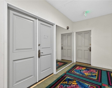 4441 Woodman Avenue - Photo Thumbnail 3