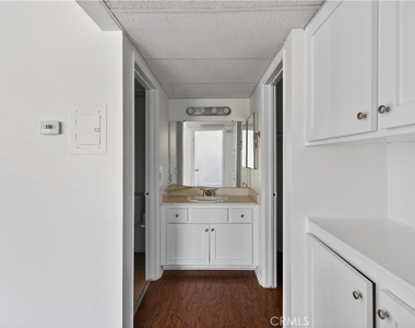4441 Woodman Avenue - Photo Thumbnail 18