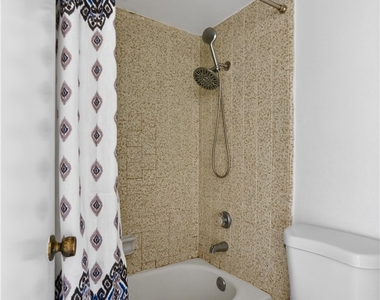 4441 Woodman Avenue - Photo Thumbnail 19