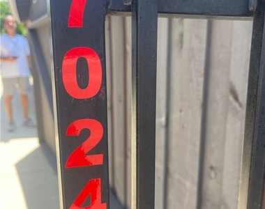 7024 Wilbur Ave - Photo Thumbnail 17