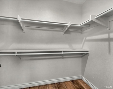 16866 Kingsbury - Photo Thumbnail 31