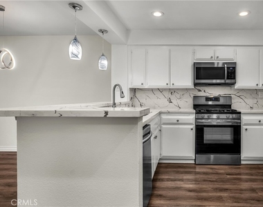 16866 Kingsbury - Photo Thumbnail 19