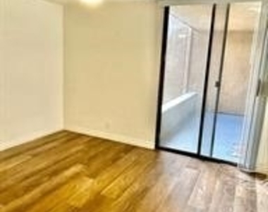 16866 Kingsbury - Photo Thumbnail 14