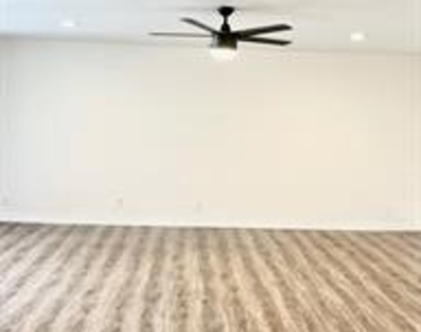 16866 Kingsbury - Photo Thumbnail 6
